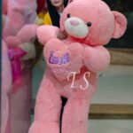 خرس گلبه ای ای قلب به دست 180 سانتی متری