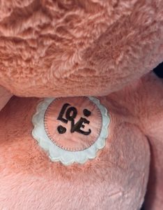 خرس سینه LOVE با ارتفاع دو متری - تصویر 5
